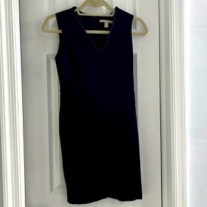 Banana Republic LBD black vneck dress size 0 petite classic style